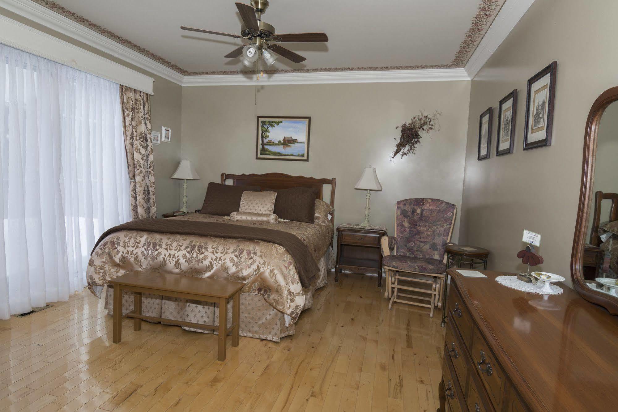 Au Nidaigle Bed and Breakfast Saint-Basile Exteriör bild